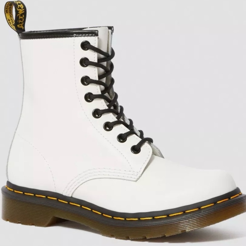 DR. MARTENS 1460 BOOT